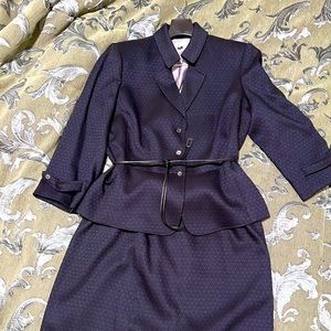Tahari Arthur S. Levine Women's Navy Blue/Black Business Suit